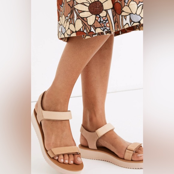 Madewell Maggie Sandles Size 6 1/2 - Picture 2 of 4